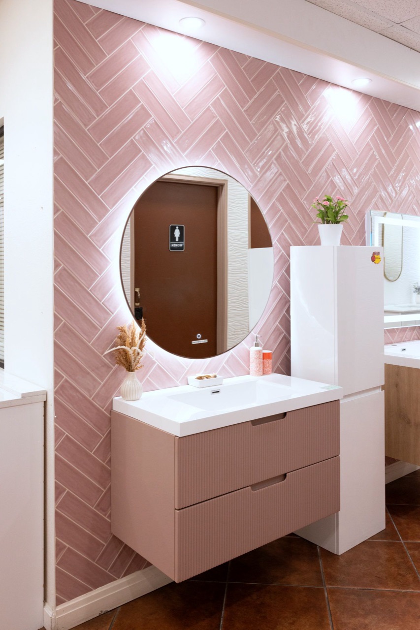 Boutique retail store cabinetry