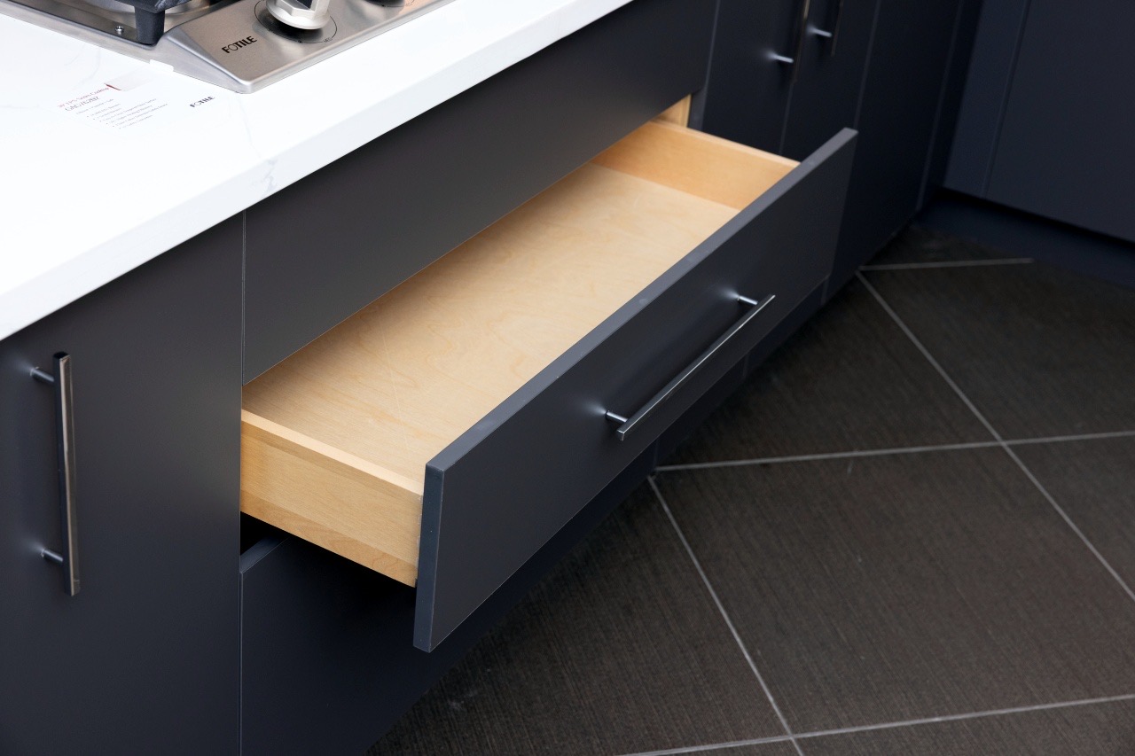 Soft-close drawer with custom organizer